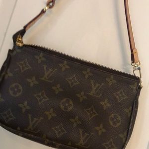 Louis Vuitton small shoulder purse - not real